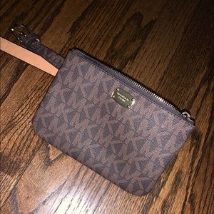 Michael Kors belted fanny pack never worn